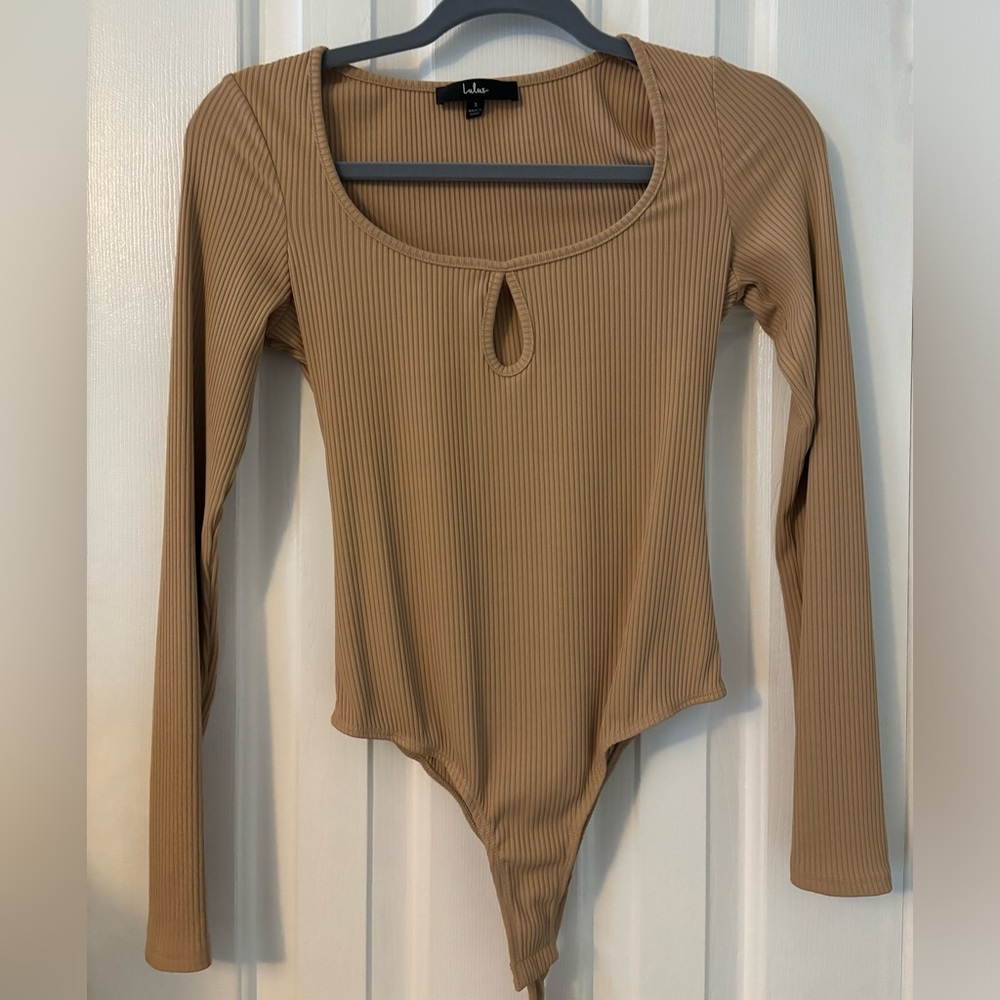 Lulus beige bodysuit in size small.